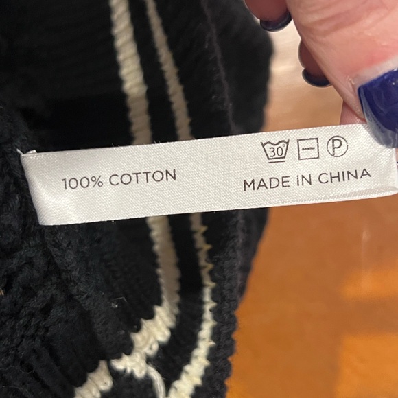 Tuckernuck Irene v neck black with white trim cotton crop sweater Medium - Picture 9 of 9